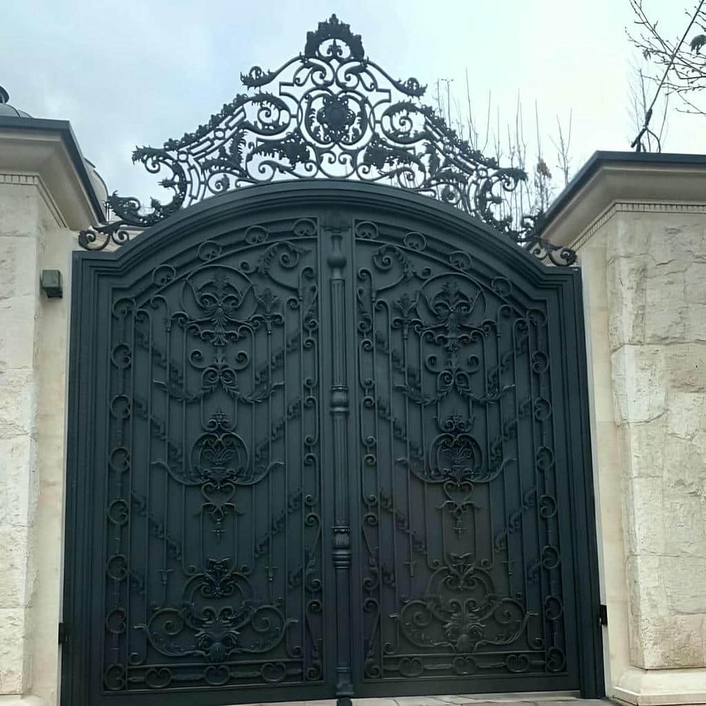 نصب درب حیاط ساده مینیمال در کرمانشاه