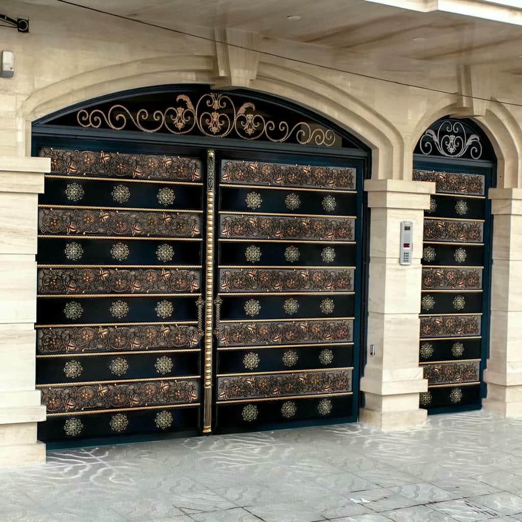 درب حیاط در زاهدان