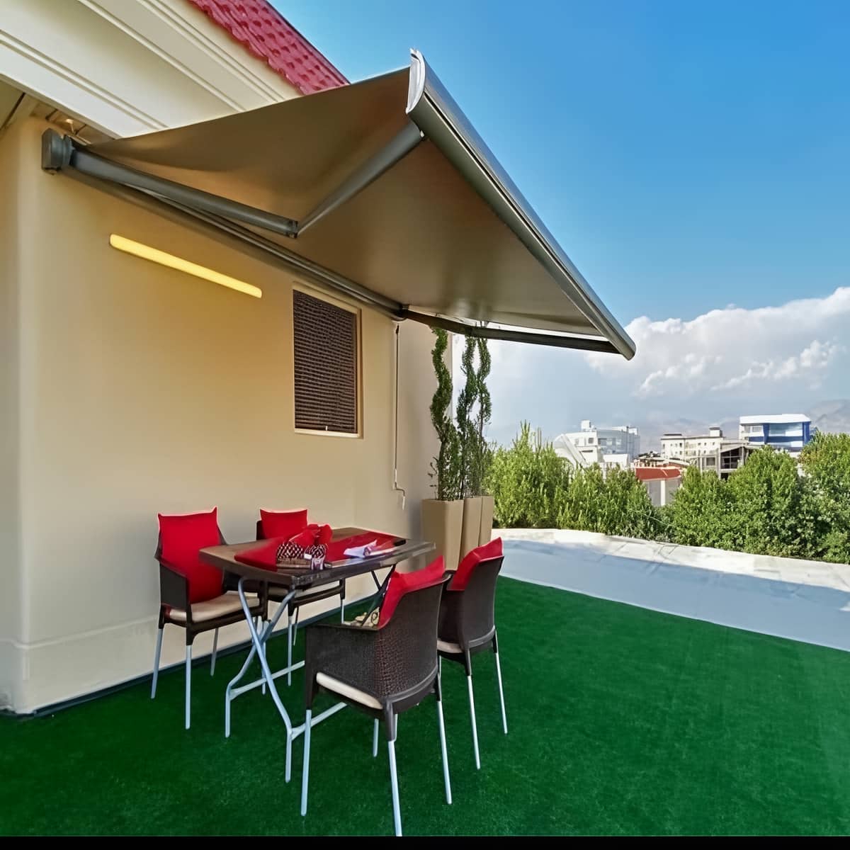 سایبان برقی سنسوردار با سنسور باد دقیق