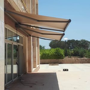 سایبان برقی کافه و رستوران با سازه مقاوم