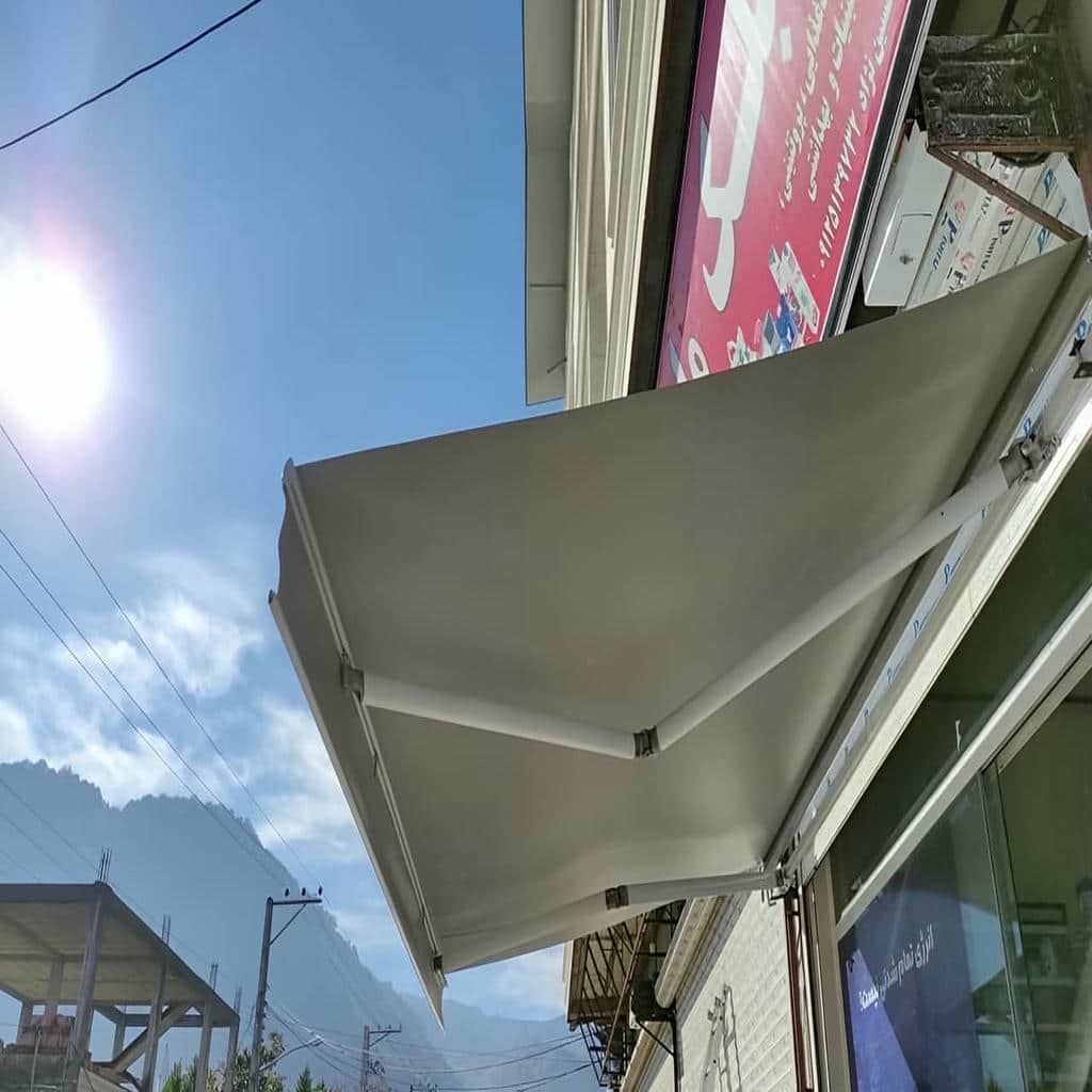 سایبان برقی با پوشش خطی ورودی