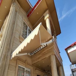 سایبان حیاط برقی جمع شونده با سازه مقاوم