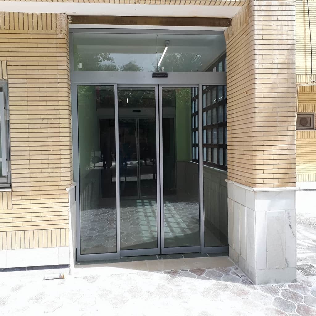 درب اتوماتیک شیشه ای تلسکوپی با برد کنترل دقیق