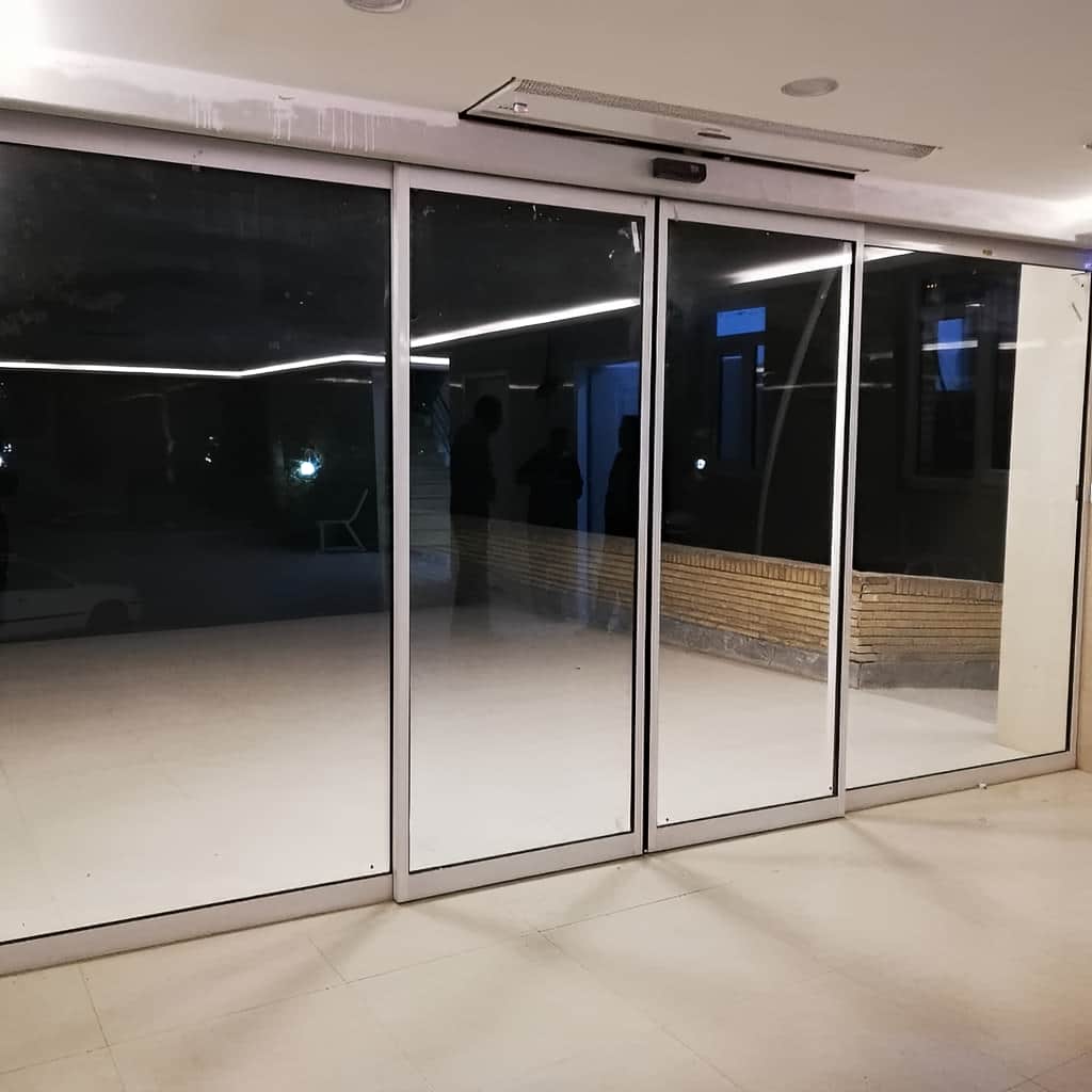 درب اتوماتیک شیشه ای با اپراتور کم صدا