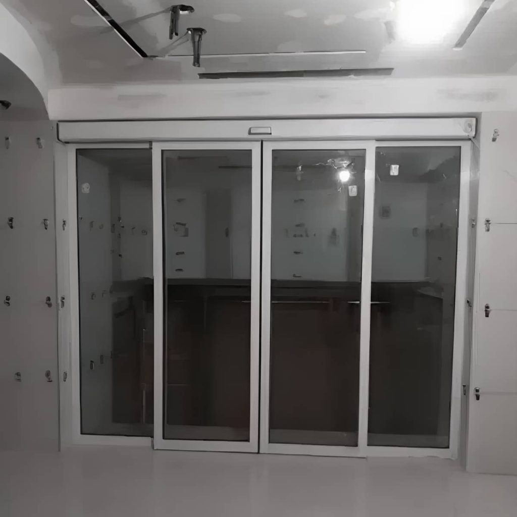 نصب درب شیشه ای اتوماتیک با اپراتور استاندارد