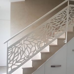 نرده فلزی CNC دکوراتیو با برش هندسی روی ورق