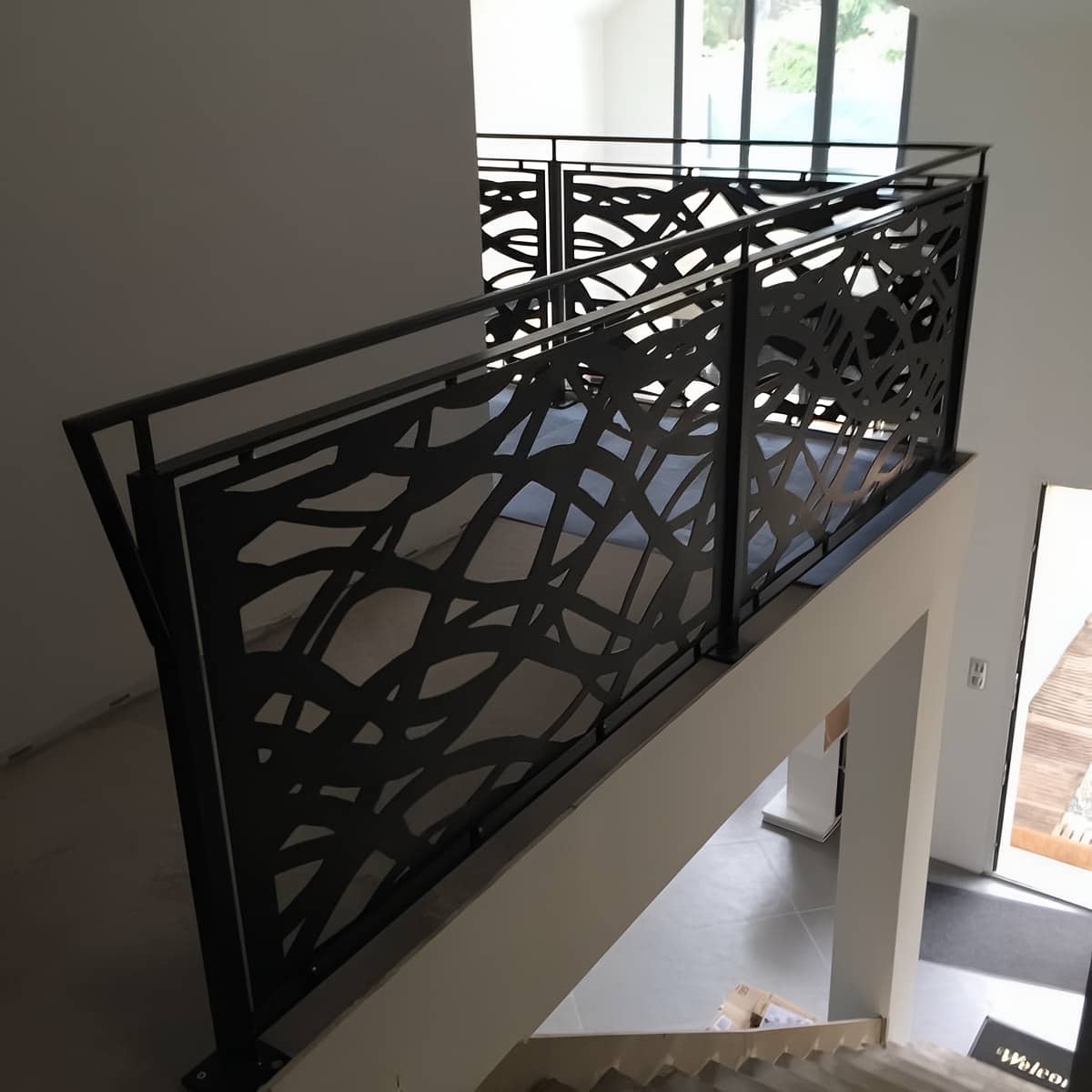 پنل نرده CNC دکوراتیو با رنگ هماهنگ فضا