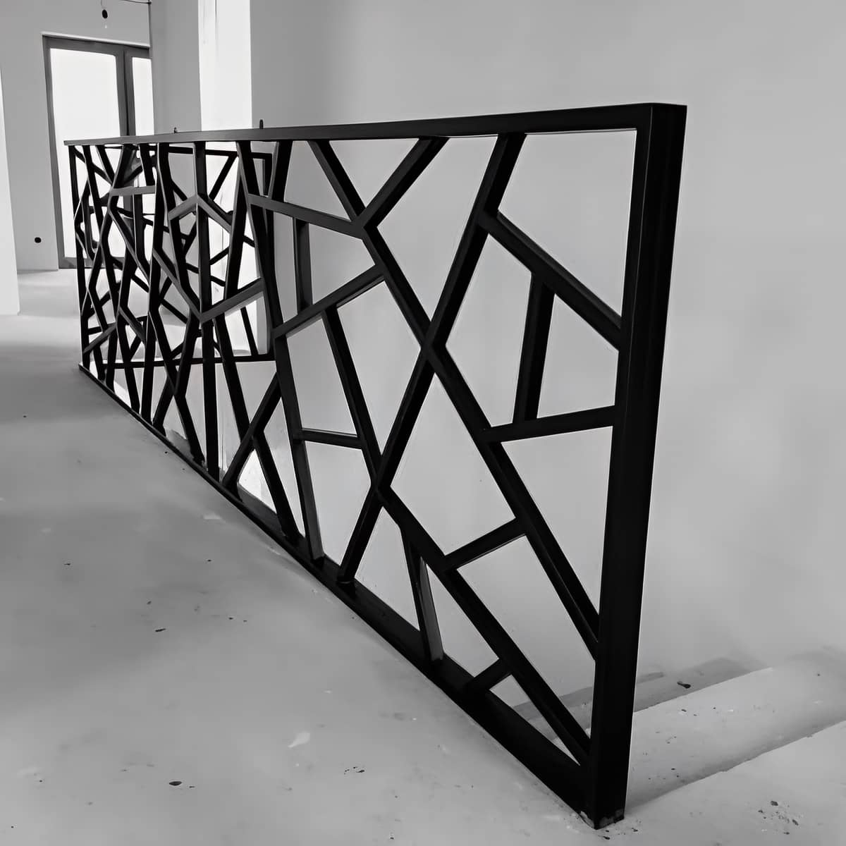 نرده CNC رنگ کوره ای بادوام با برش منظم روی ورق