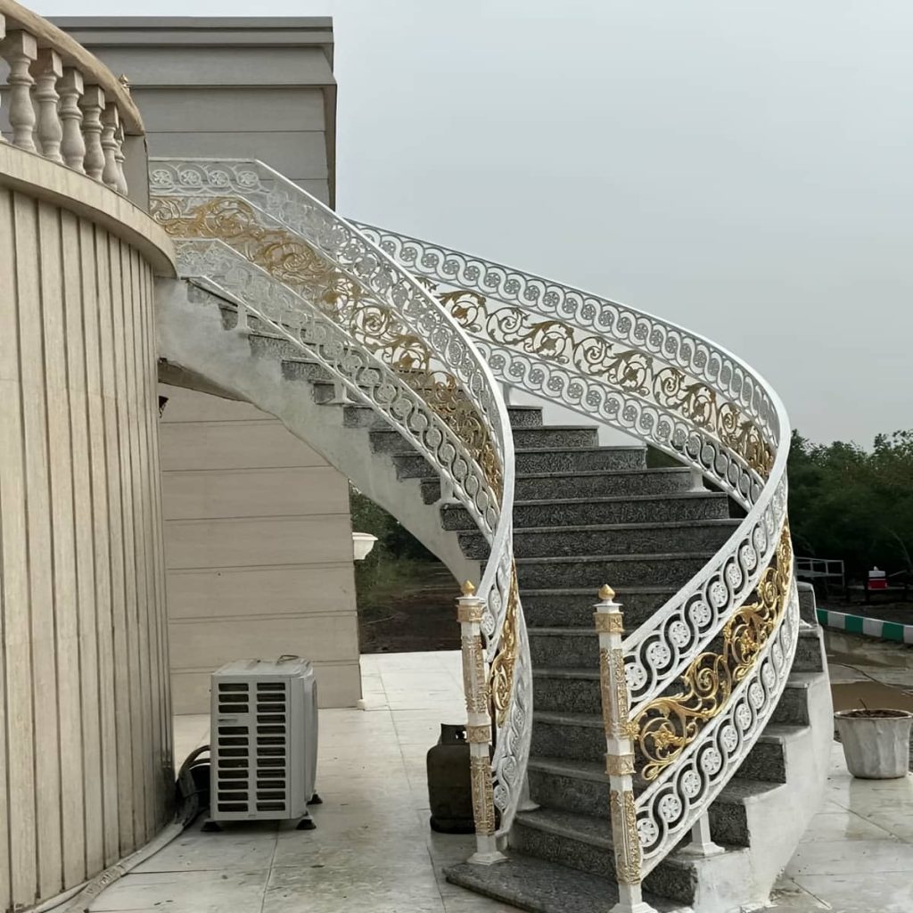 ساخت پله آهنی با جوشکاری تمیز و دقیق
