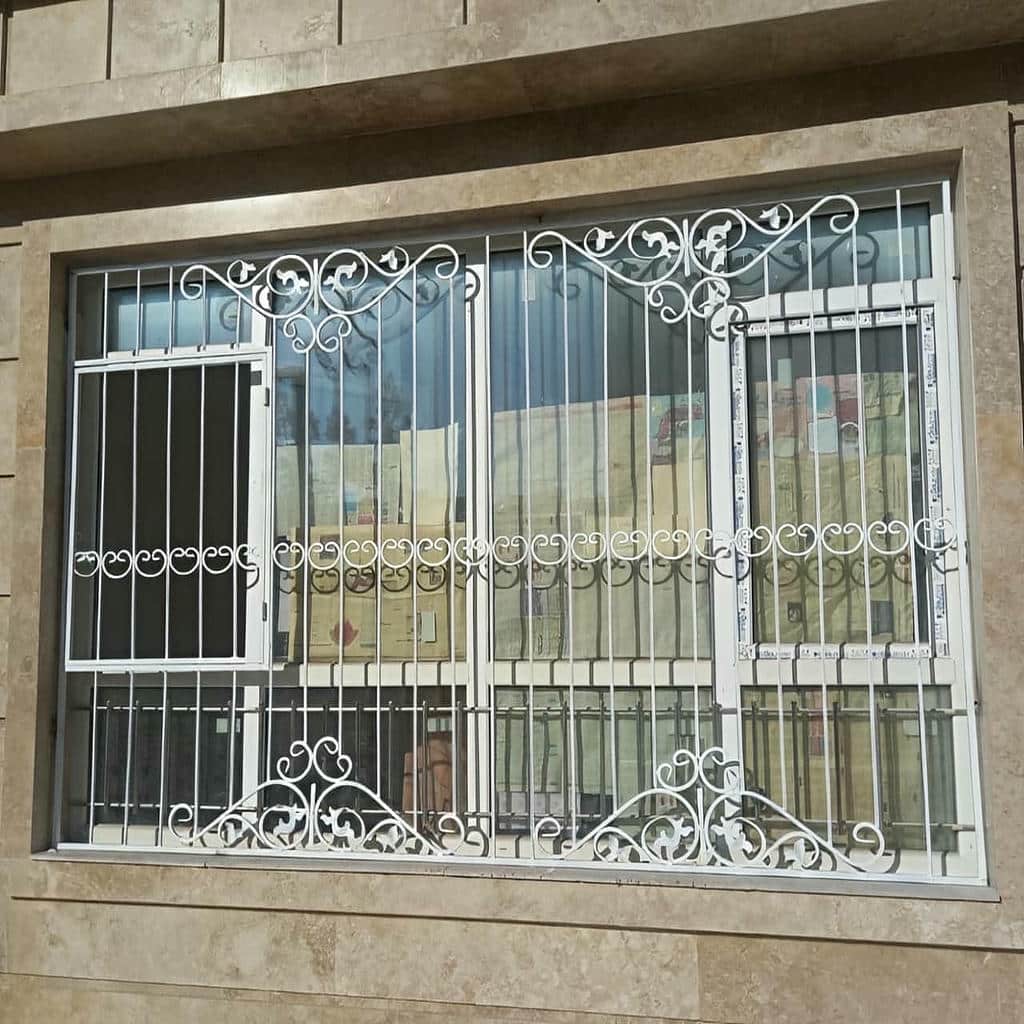 امنیت باغ و ساختمان باغی با حفاظ پنجره رو به محوطه