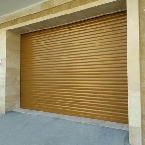 کرکره برقی پارکینگ ساختمان های مسکونی با ریل فلزی تراز شده