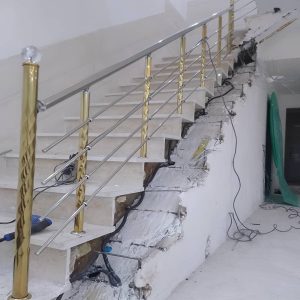 نرده استیل طلایی با لوله براق و صیقلی