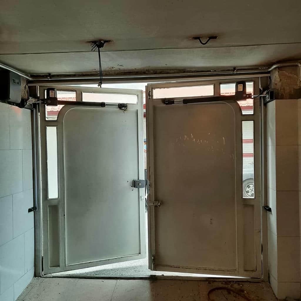 جک درب پارکینگ با سیستم UPS با سیم کشی ایمن و منظم