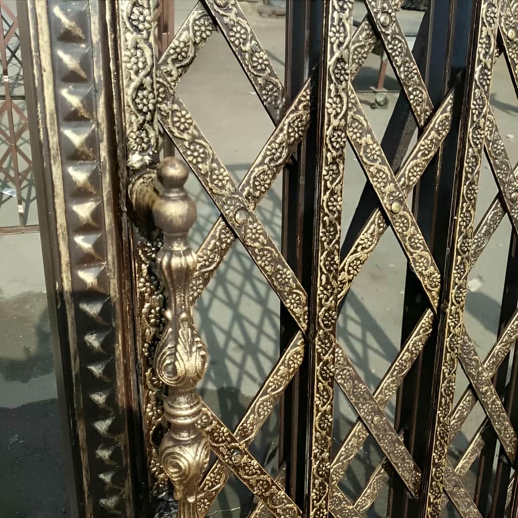 خرید درب آکاردئونی طلایی سلطنتی با رنگ مقاوم