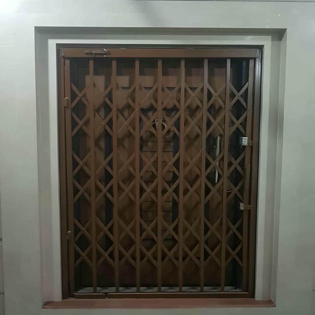 سفارش درب حفاظ فلزی ورودی واحد با رنگ کوره‌ای
