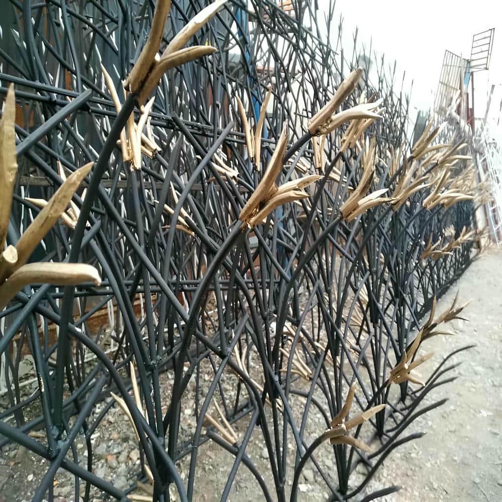 فروش حفاظ لیلیوم دیوار لوکس ویلا با طرح‌های متنوع