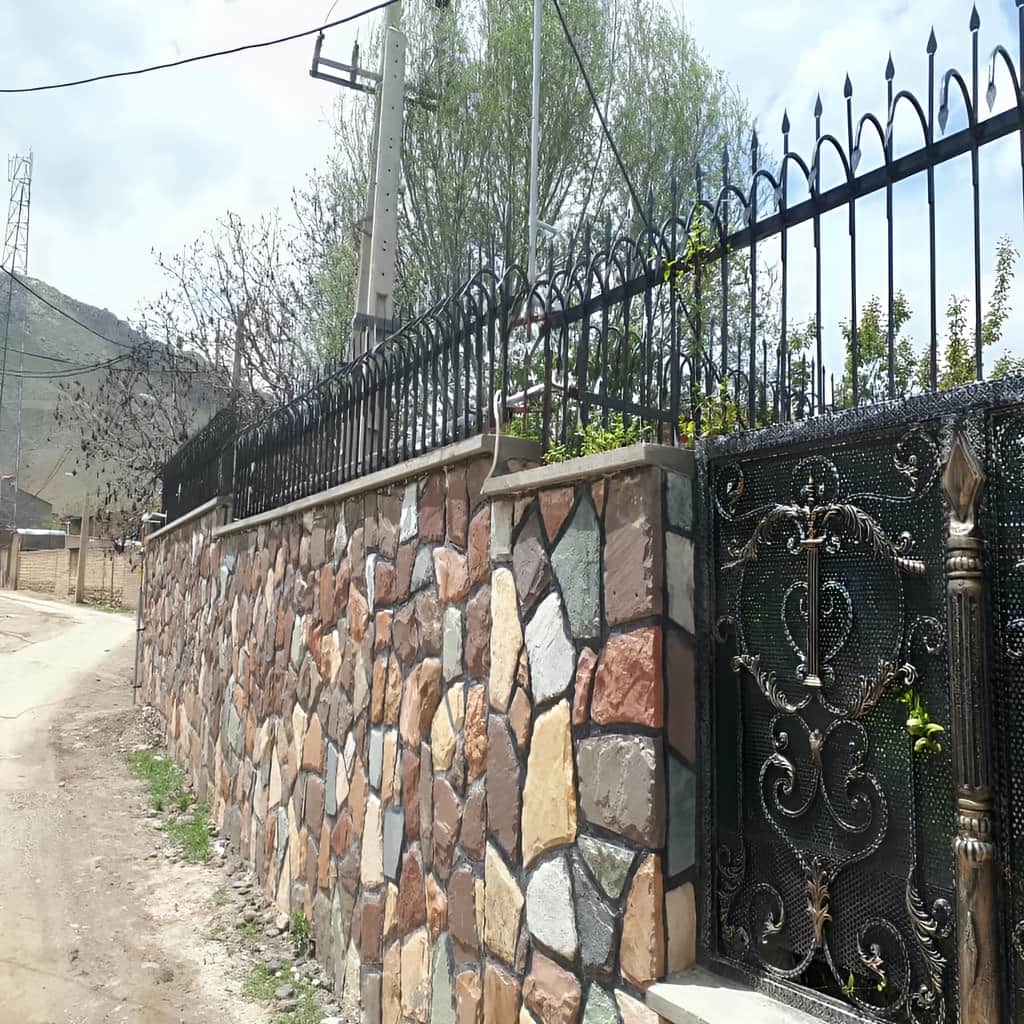 سفارش حفاظ سرنیزه ای دیوار حیاط با رنگ مقاوم