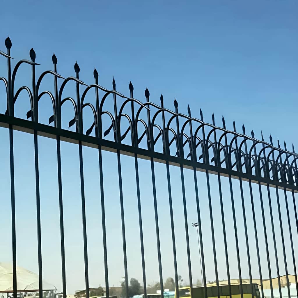 قیمت حفاظ سرنیزه ای دیوار حیاط بر اساس متریال و اجرا