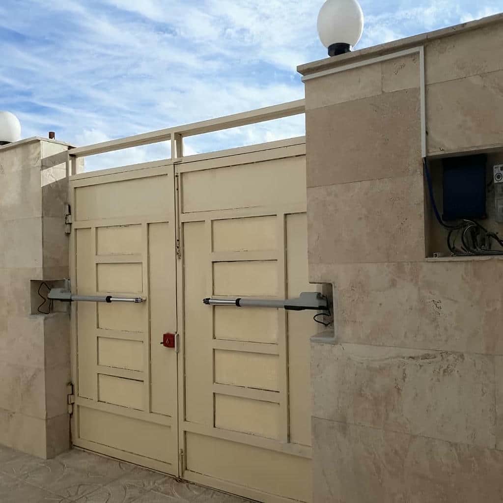 جک پارکینگ الکترومکانیک خانگی با ریموت و چشمی