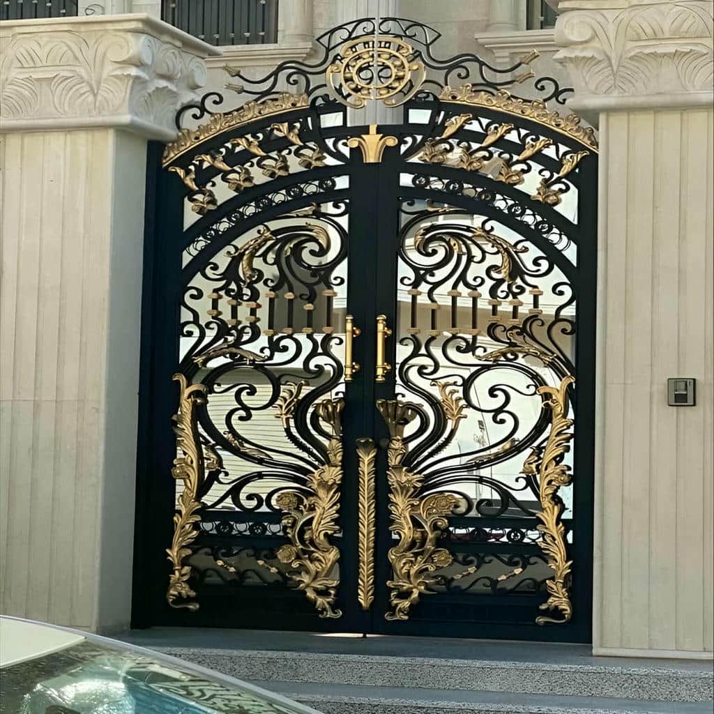 مدل درب ویلایی قاب دار محوطه با پروفیل آهنی مقاوم