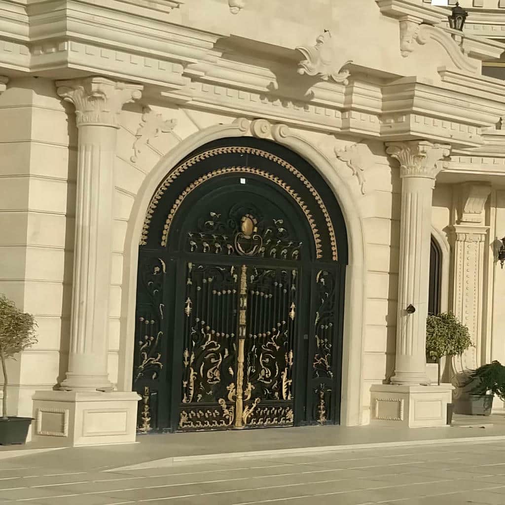 قیمت درب حیاط شاسی سنگین بر اساس متریال