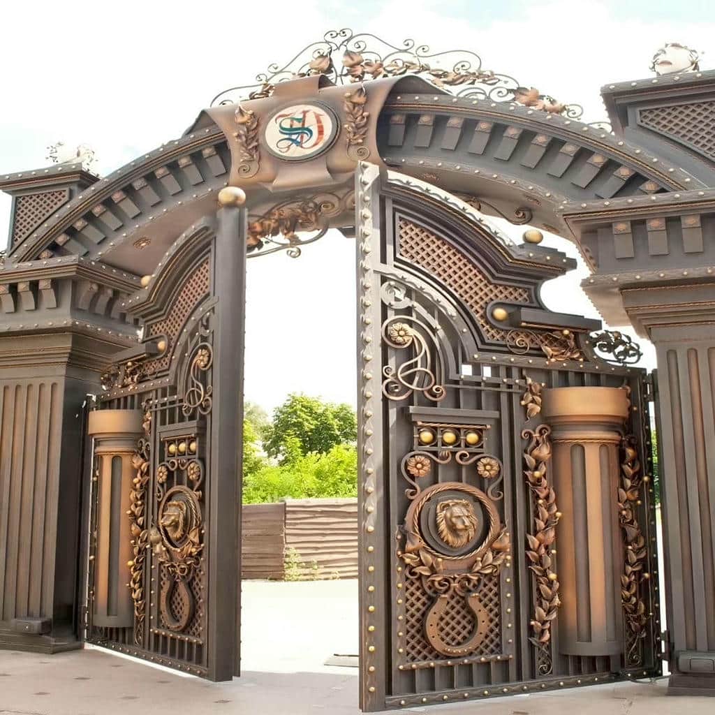 درب حیاط ویلایی قوسی کلاسیک برای ورودی باغ
