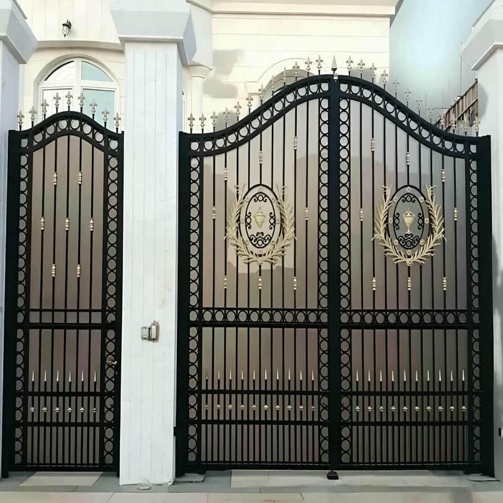 درب پارکینگ لوکس ورودی ویلا با قیمت وابسته به متریال