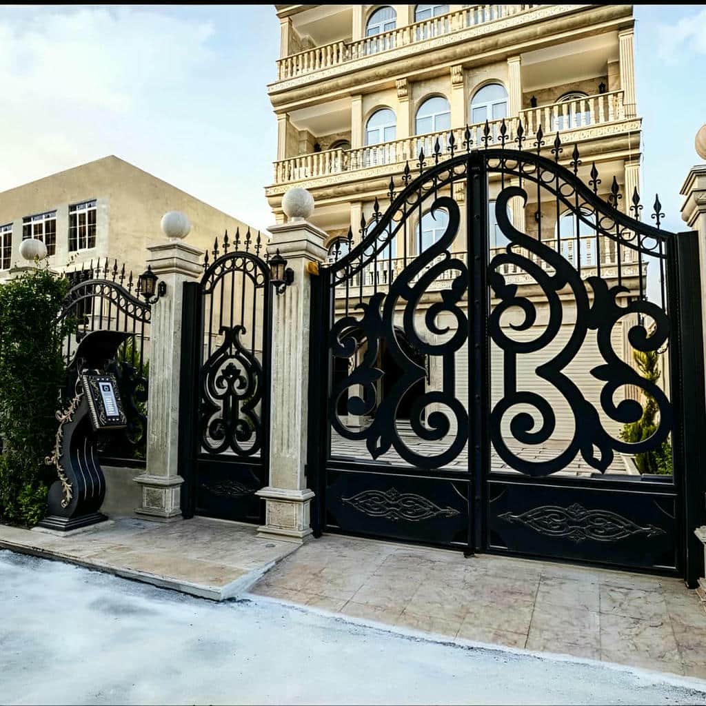 درب ویلایی ورودی شمالی با مدل پوشیده یا نیمه‌پوشیده