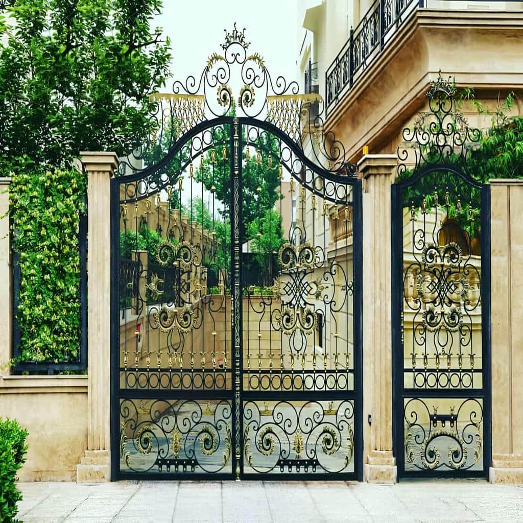 تولید درب ویلایی فرفورژه نمای رومی با قطعات تزئینی