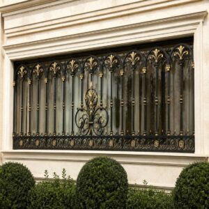 حفاظ پنجره گلنرده فرفورژه با طراحی کلاسیک