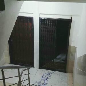 حفاظ پشت درب آپارتمان با اتصالات مقاوم