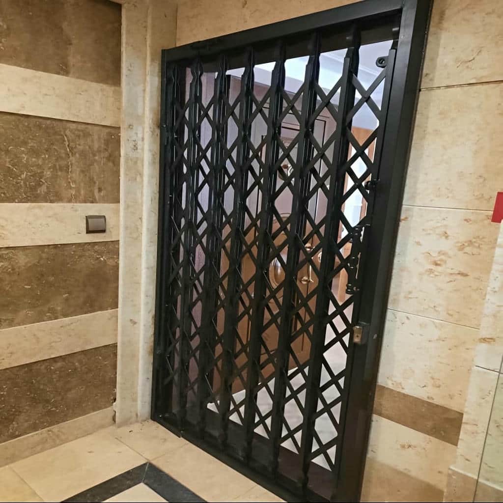 درب آکاردئونی باغ با اجزای حفاظتی مقاوم درب آکاردئونی باغ با اجزای حفاظتی مقاوم