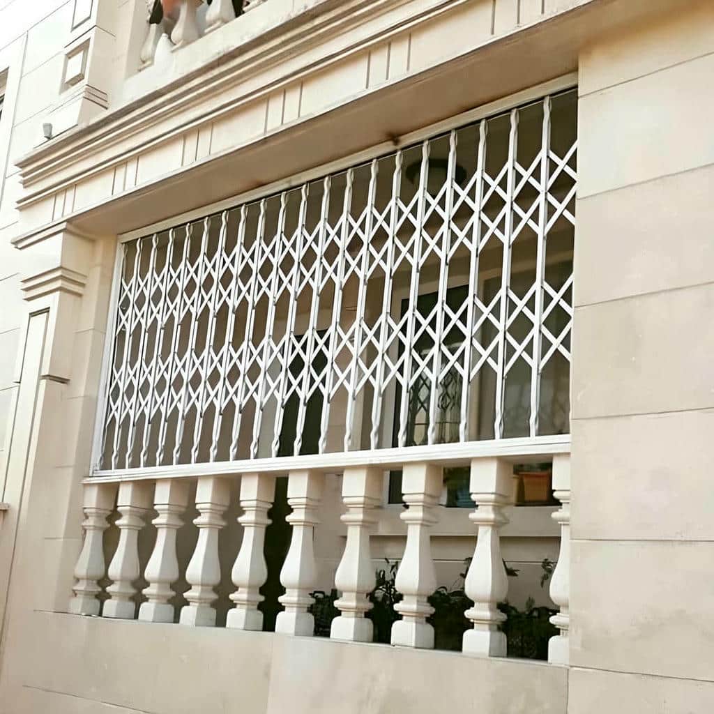 حفاظ ریلی درب با طراحی کلاسیک فرفورژه
