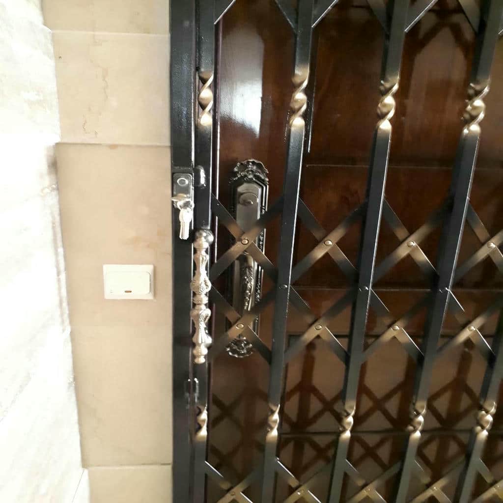 نرده آکاردئونی با پوشش رنگی نرده آکاردئونی با پوشش رنگی