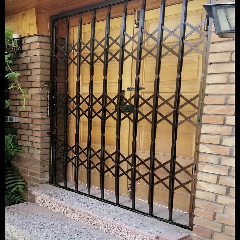 گارد درب آپارتمان با طراحی لولایی