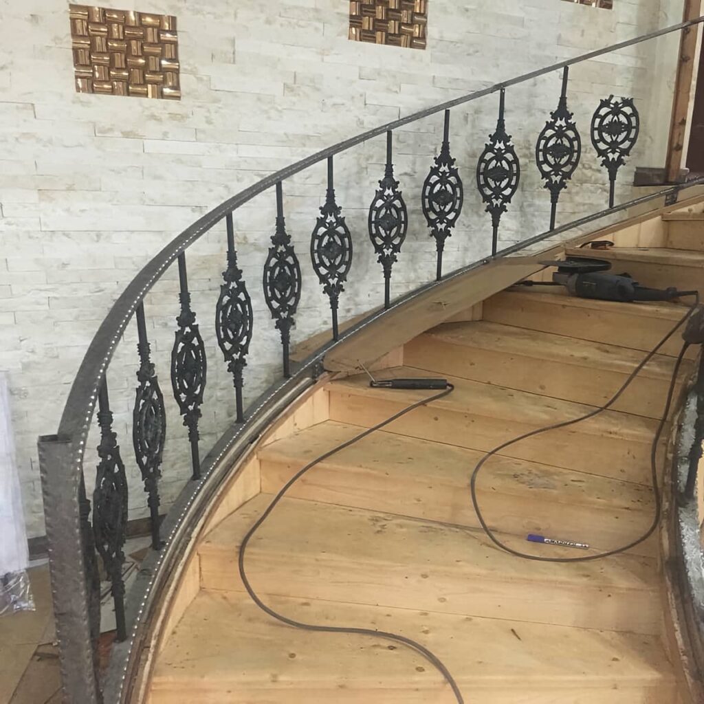 نرده بالکن آپارتمان مناسب نمای کلاسیک نرده بالکن آپارتمان مناسب نمای کلاسیک
