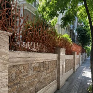 نرده دیوار حیاط سفارشی با طراحی بزرگ