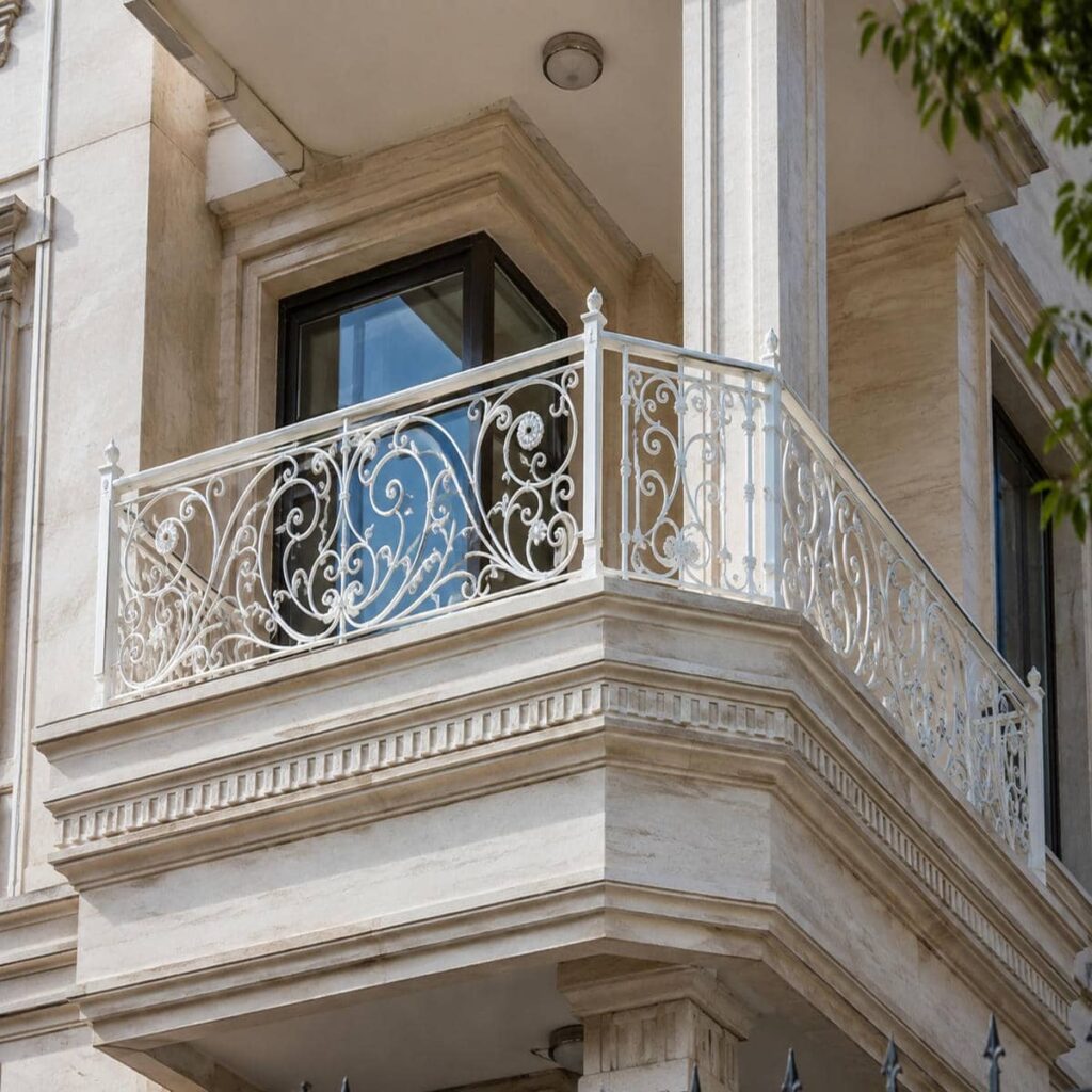 نرده چوبی راه پله رنگ طبیعی
