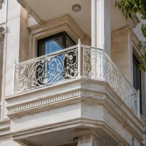 نرده چوبی راه پله رنگ طبیعی